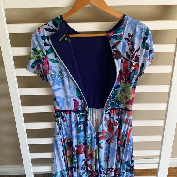 Maggy London Pleated Fit & Flare Floral Dress Size 2 - Picture 5 of 13